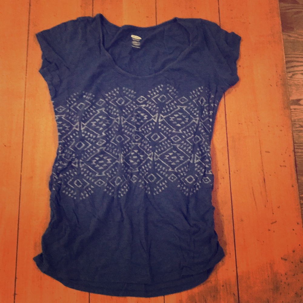 Old navy maternity scoop neck tee